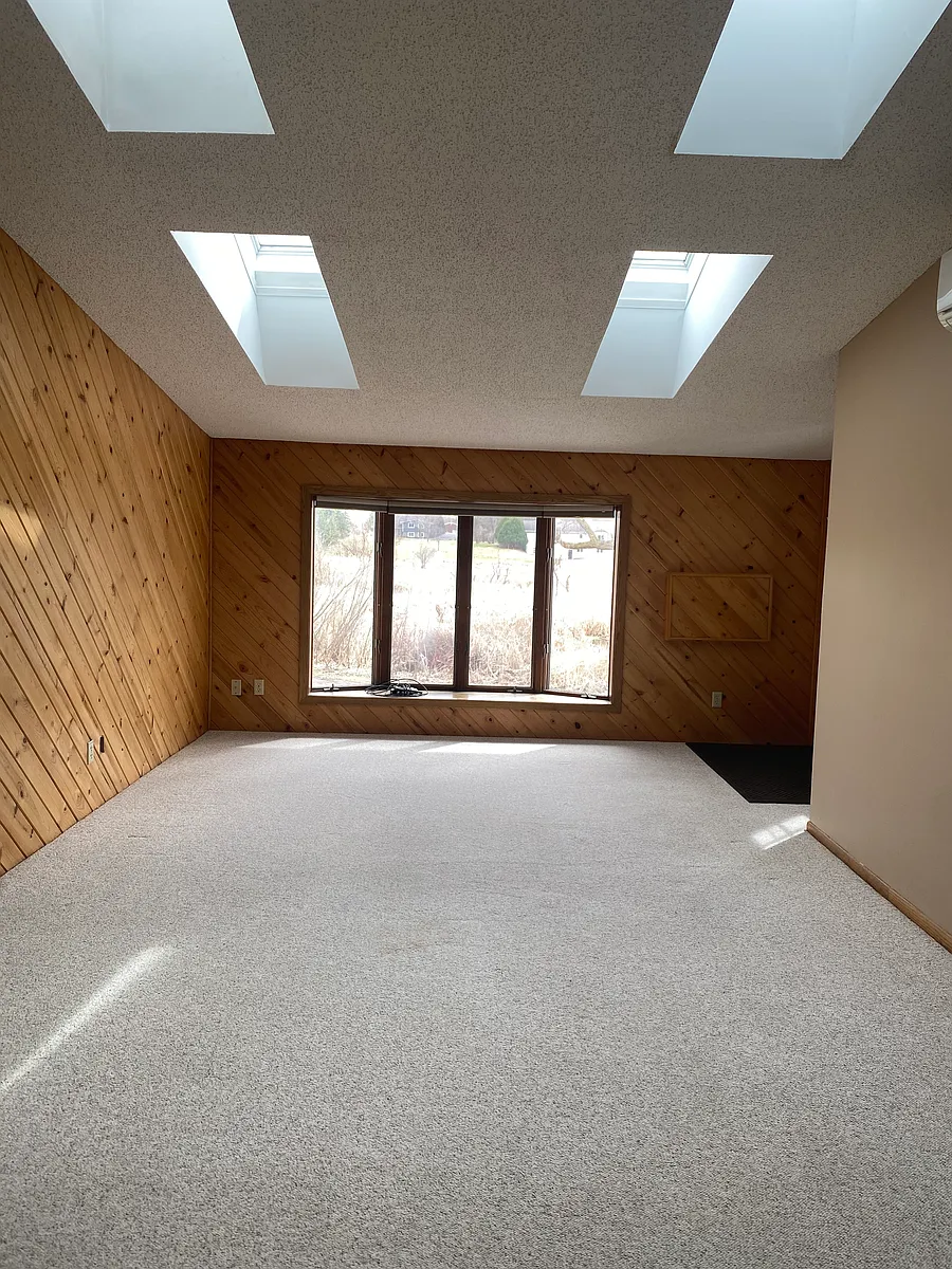 Building Photo - 3355 Hunter Dr