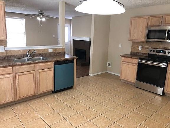 5th image of 1601 Flagstone Ln