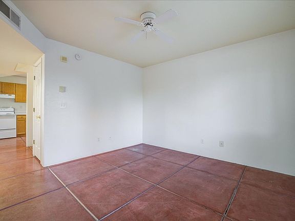 4th image of 3622 E 4th St Unit 3