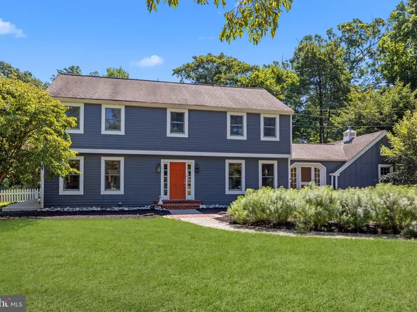 34 Lenape Ln, Doylestown, PA 18901