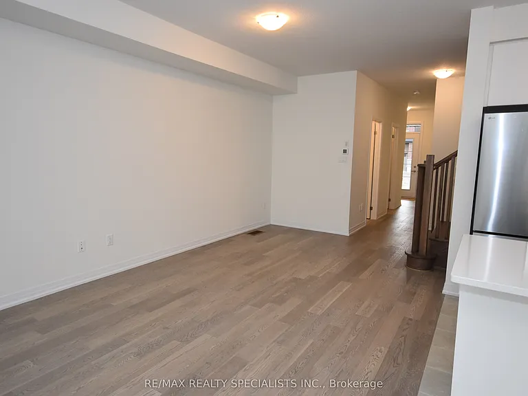 12 Velvet Way — Photo 13