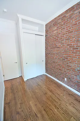 Rented by CITY SKYLINE REALTY INC | media 11