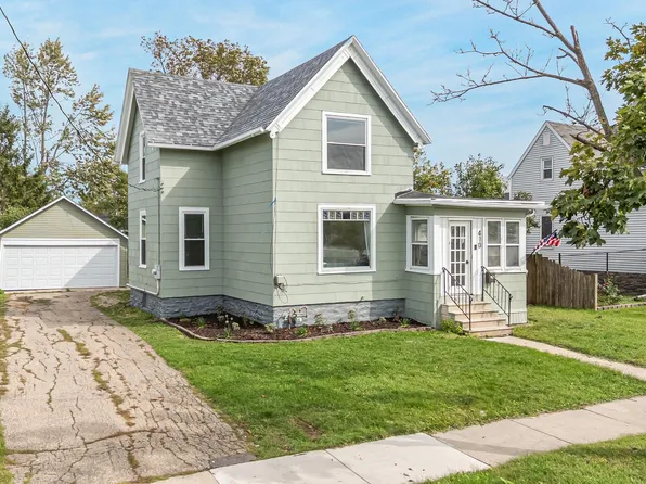 410 Naymut St, Menasha, WI 54952