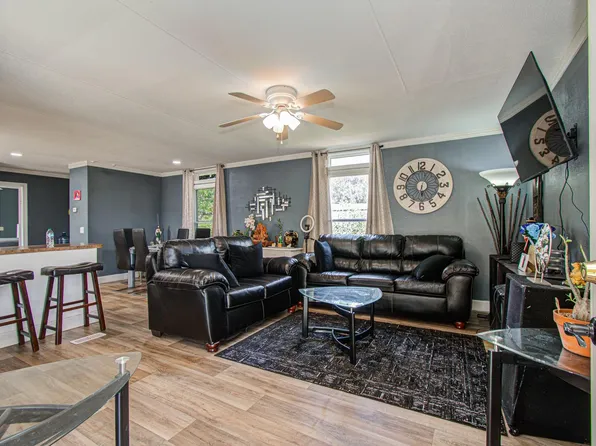 20609 Cochran Rd, Prairie View, TX 77445