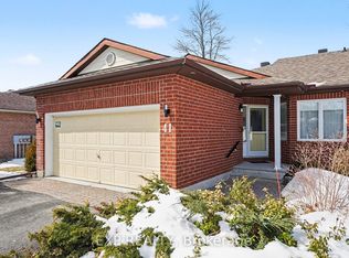 41 Bunting Ln, Ottawa, ON K2M2P7