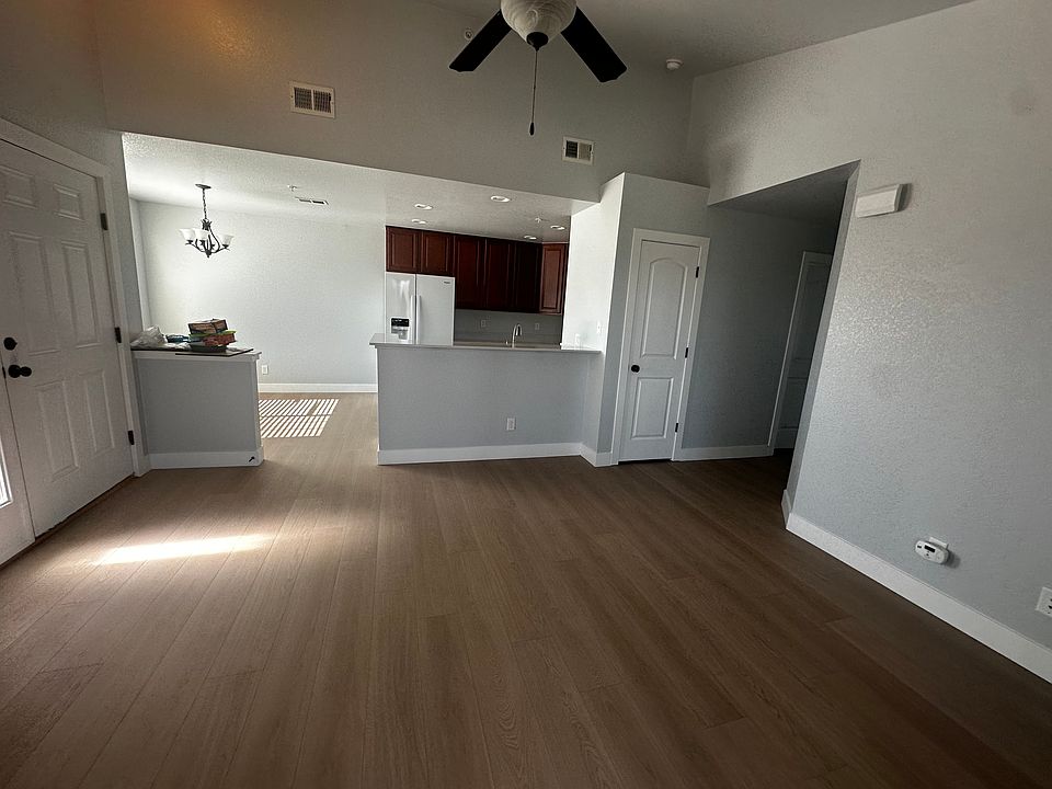 1st image of 4875 Hahns Peak Dr APT 201