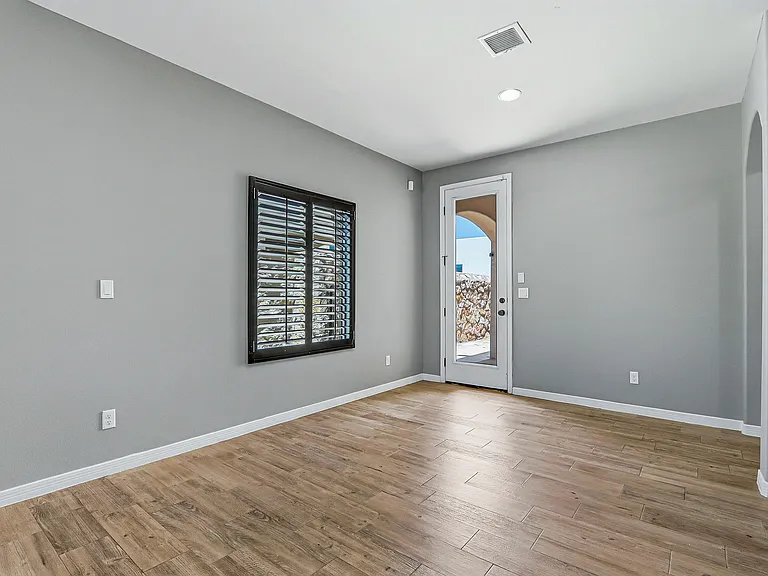 2120 Honour Point Pl — Photo 14