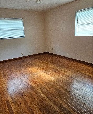 5th image of 719 1/2 Newcastle St