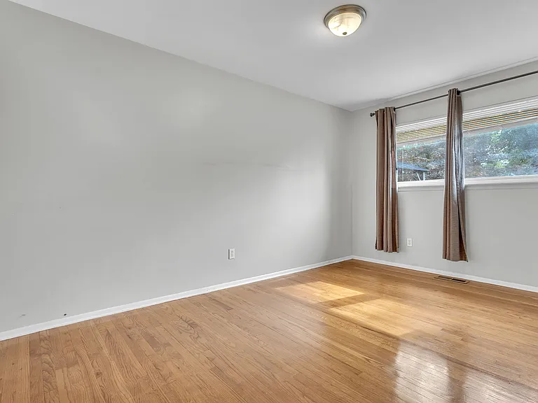 23520 Brandywynne St — Photo 19