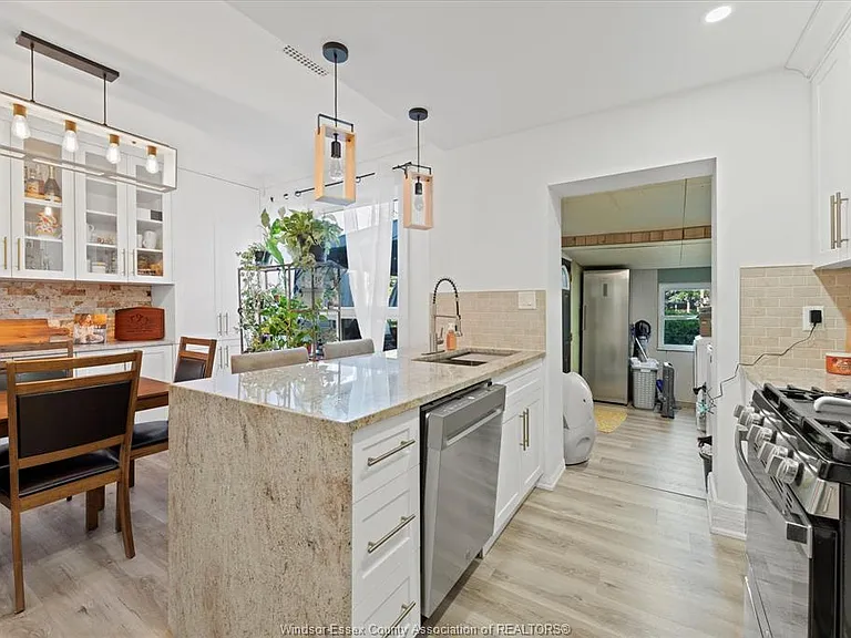 1263 Monmouth Rd — Photo 11