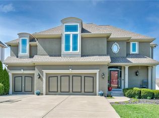 501 NE Oaks Ridge Dr, Lees Summit, MO 64064