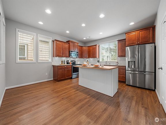 5th image of 9407 134th Street E
