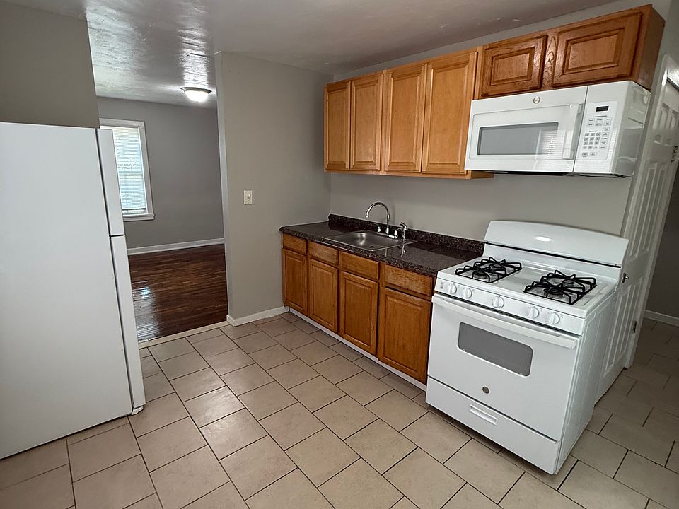 1st image of 30 Hilltop Rd #1R