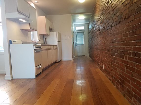 2nd image of 754 N Wall St
