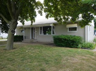 3830 S Kinnickinnic Ave, Saint Francis, WI 53235