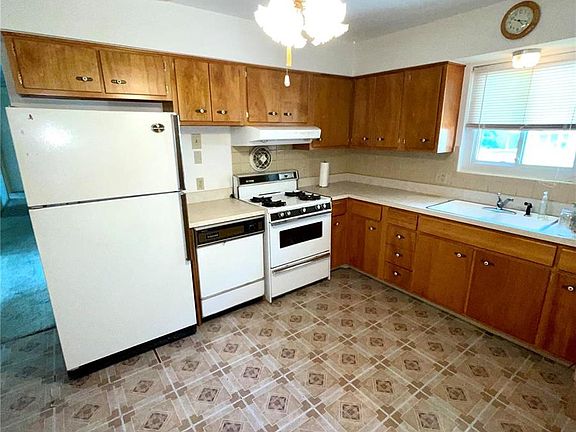 4th image of 1925 Marywell Dr