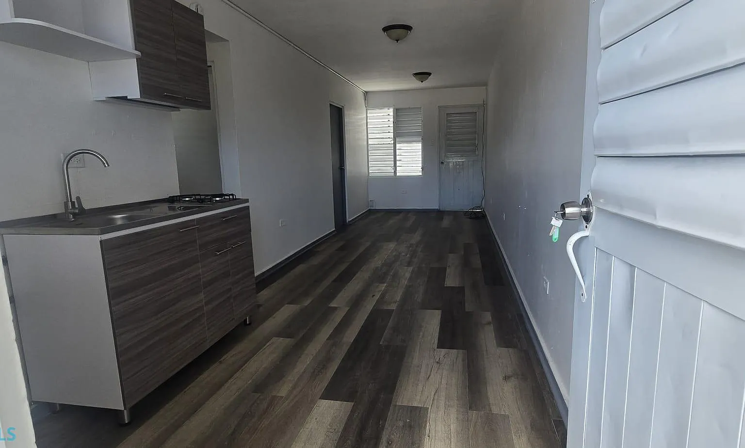3 bed, 1.0 bath, 700 sqft, $695 — Photo 3