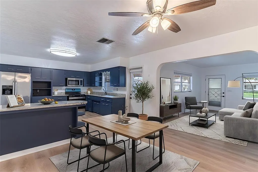 3 bed, 2.0 bath, 1400 sqft, $1,995 — Photo 2