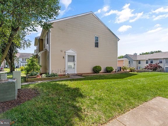 3rd image of 1232 Brice Sq