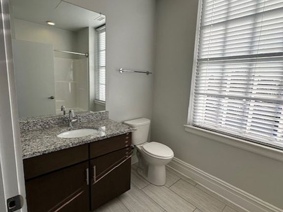 4th image of 3003 Parkwood Ave APT 212