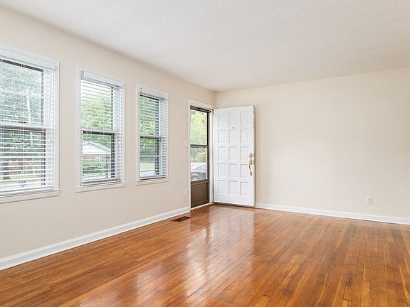4th image of 1816 Sherrod Ave