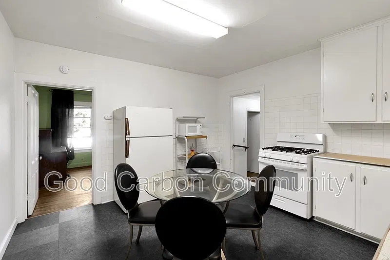 3 bed, 1.0 bath, $1,375 — Photo 4