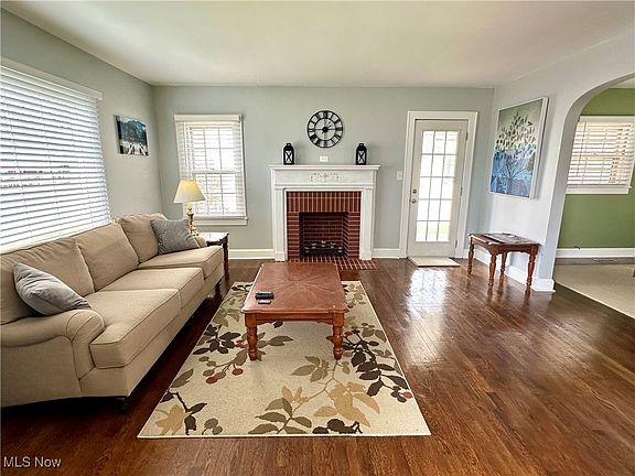 4th image of 2310 Latrobe St