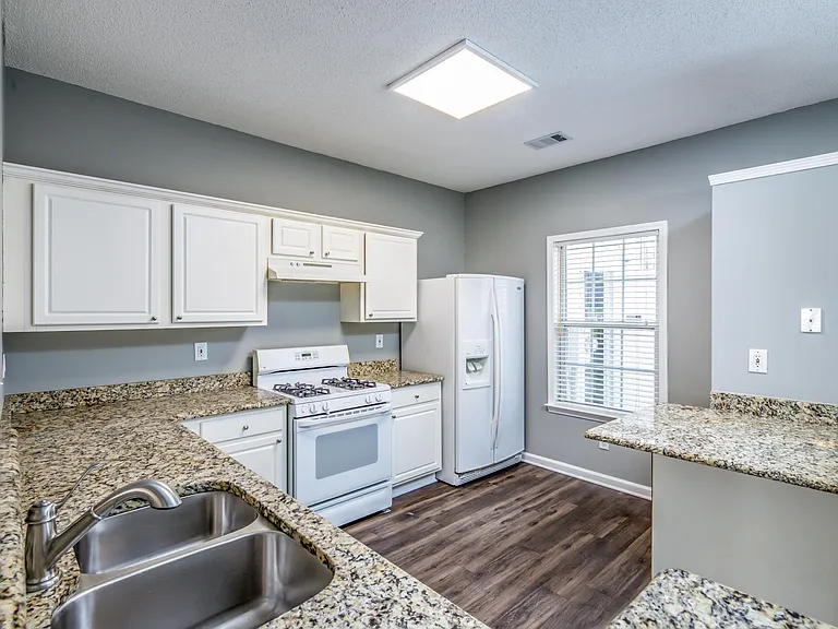 4645 Valais Ct #40 — Photo 8