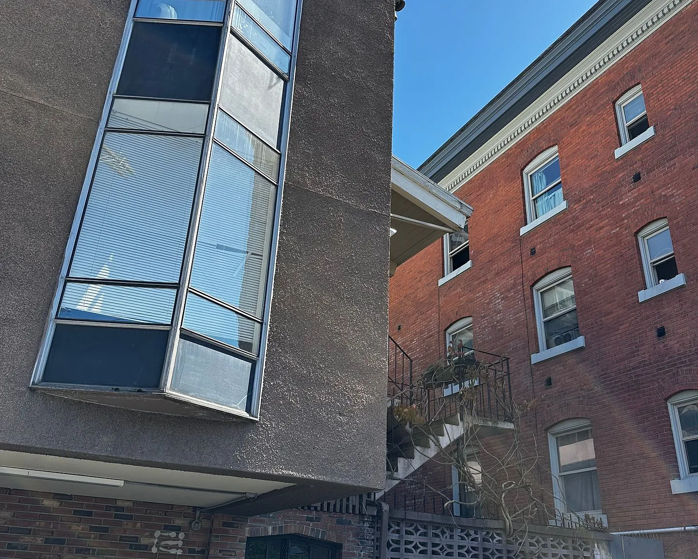 Summit Apartments @ Capitol Hill — Photo 2