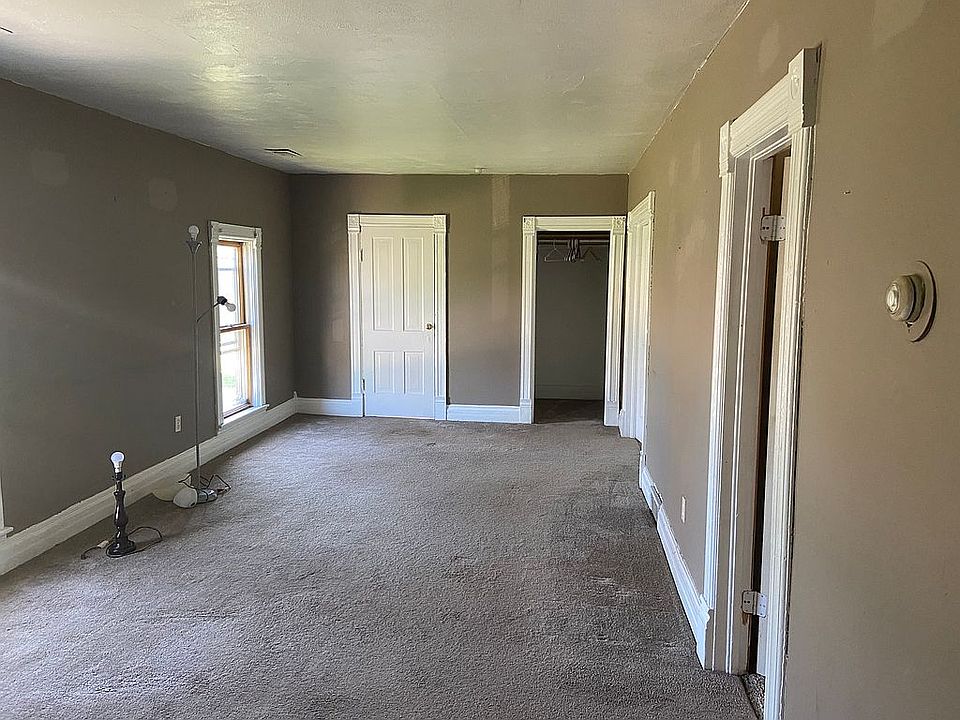 2nd image of 302 S 2nd St