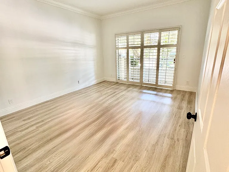 10604 Valley Spring Ln #106 — Photo 7