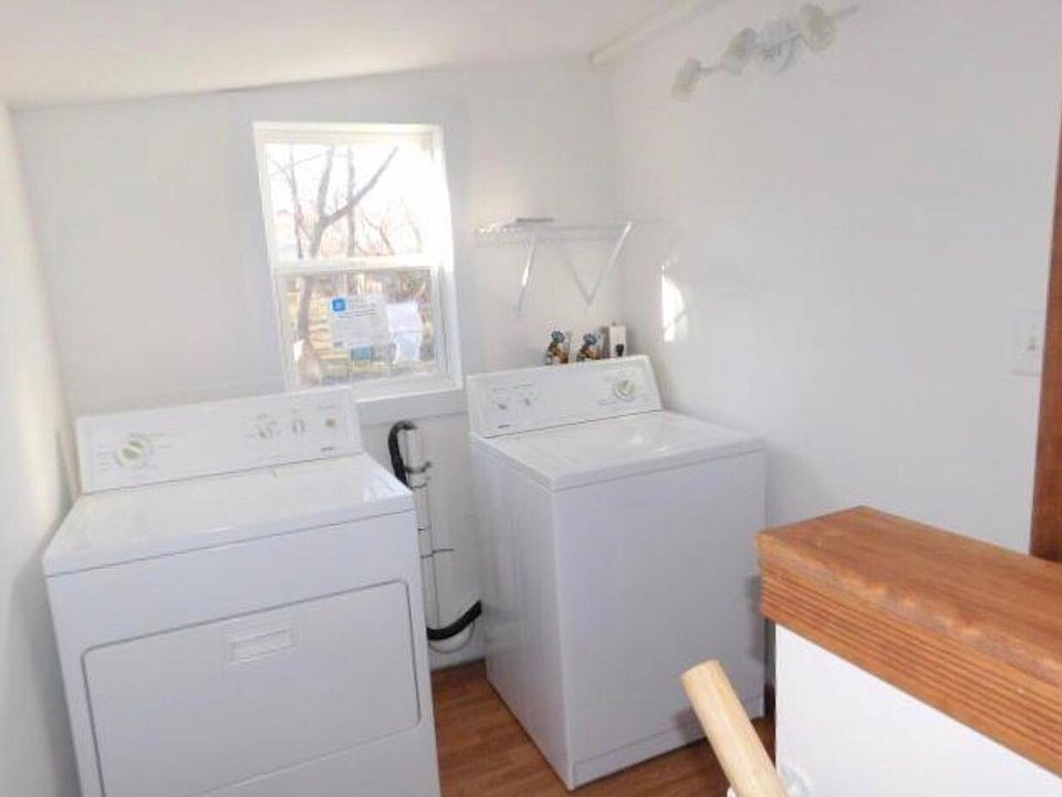 2nd image of 1318 Geneva St