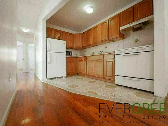 3rd image of 173 Hart St #3F