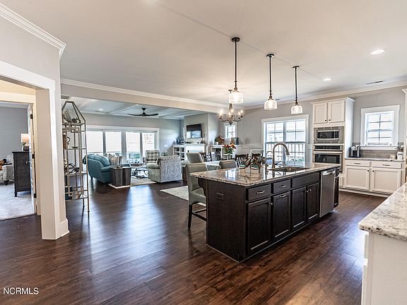 4th image of 5654 Claremont Court