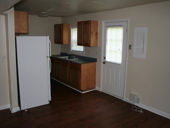 2nd image of 121 E Plover Dr