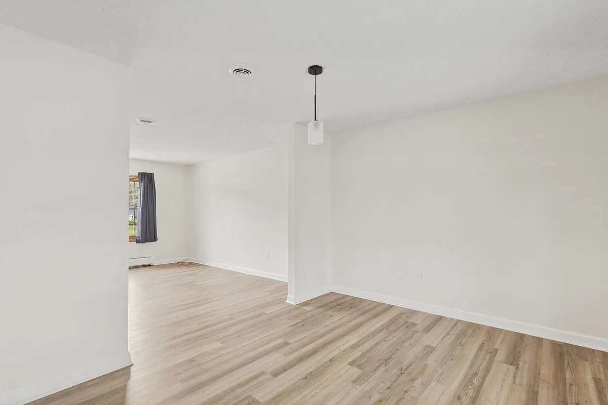 3 bed, 1.5 bath, 1610 sqft, $2,850 — Photo 4