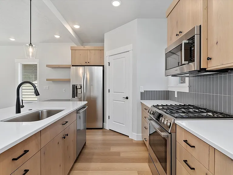 Bradbury Luxury Townhomes — Photo 77