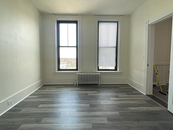 4th image of 123 High St APT 42