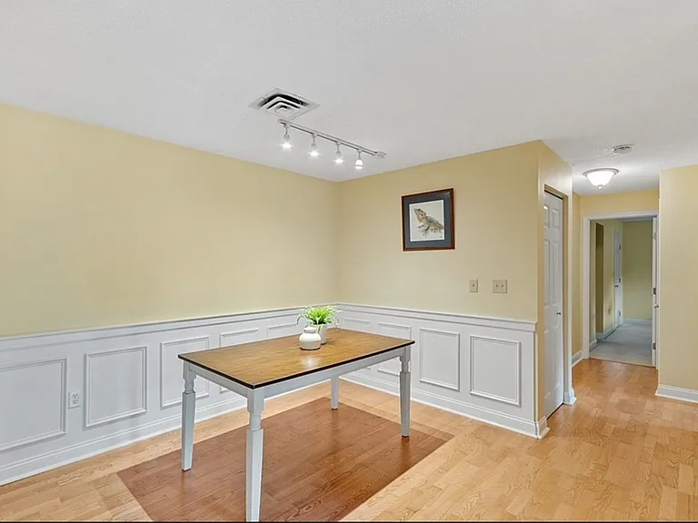 650 Brookside Dr #D — Photo 12