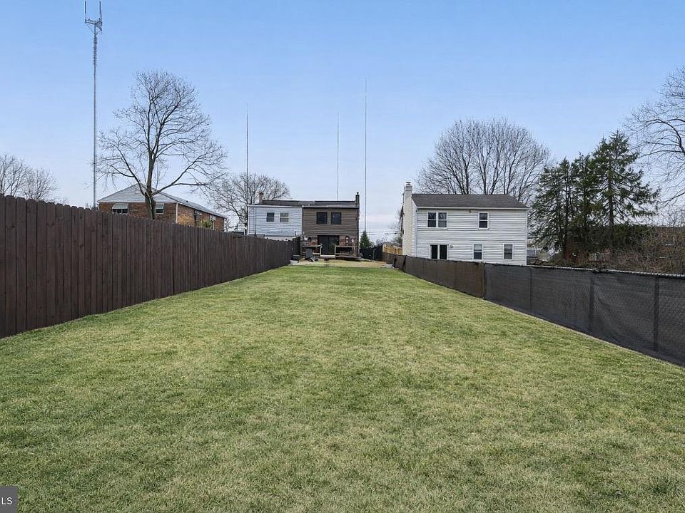 2nd image of 7257 Ridge Ave