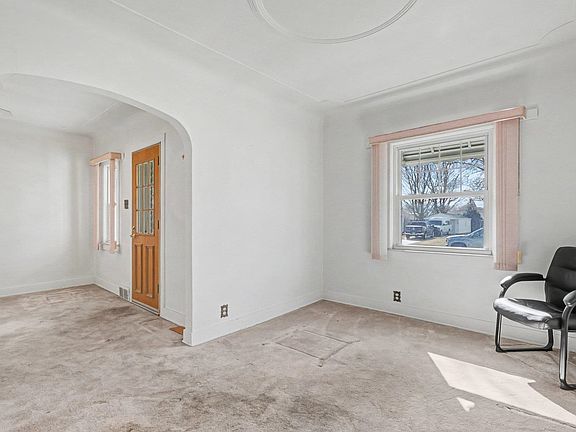 5th image of 1805 Fremont St