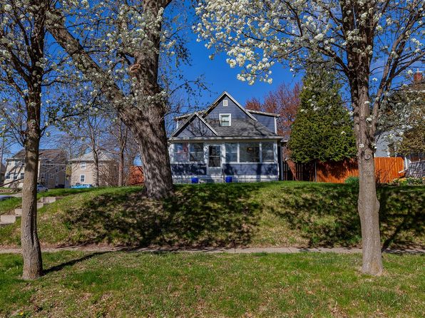 1502 29th St, Des Moines, IA 50311