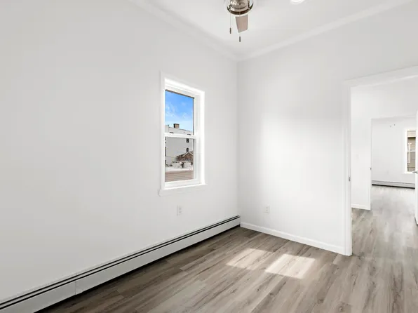 20 Saint Pauls Avenue image 12 of 18