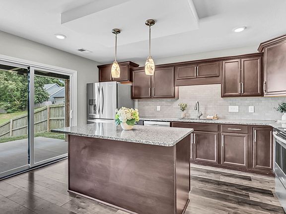 3rd image of 246 Stone Bluff Way