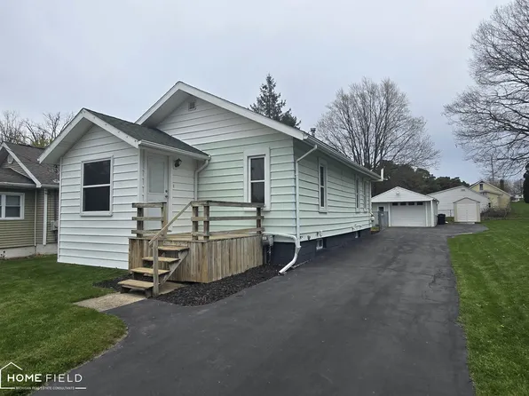 1107 S Pearce St, Owosso, MI 48867