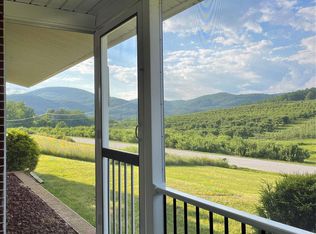 912 Apple Valley Rd, Hendersonville, NC 28792