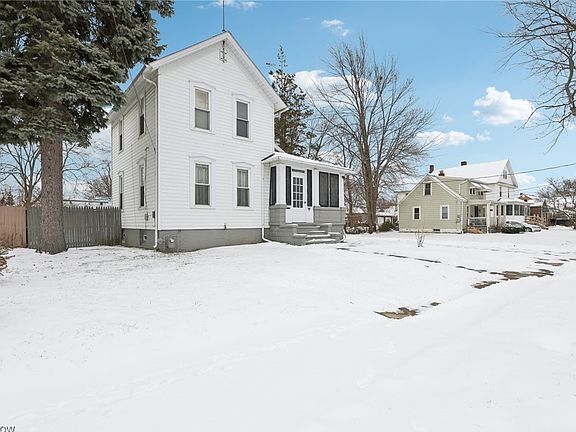 2nd image of 568 N Saint Clair St