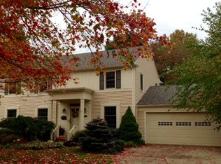 31216 Carlton Dr, Bay Village, OH 44140