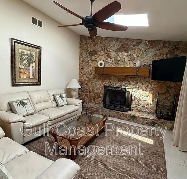 3185 Clifford St — Photo 16