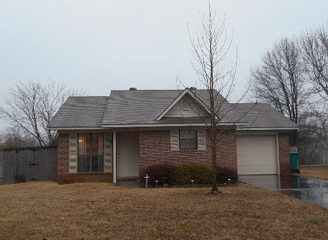 1st image of 1109 N University Dr